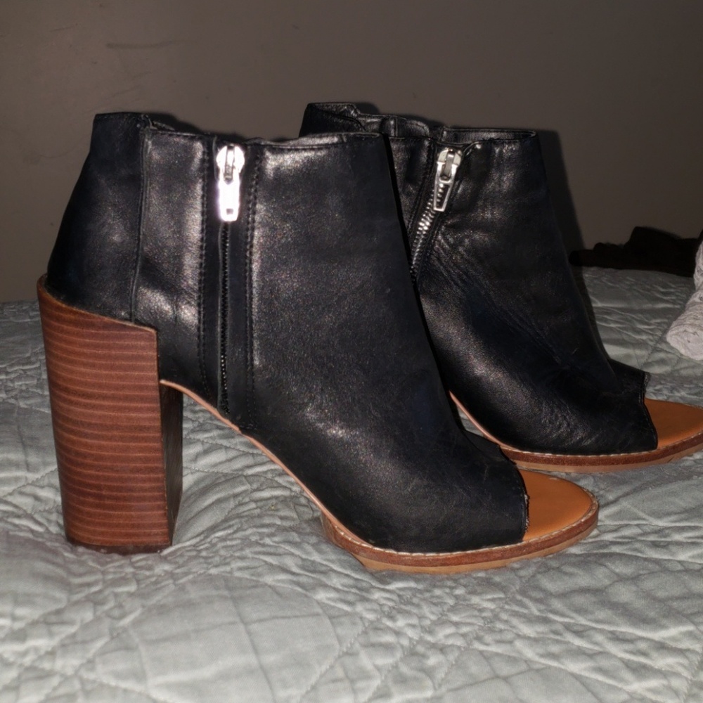 Dolce vita open to leather booties